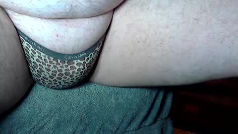 Snapshot of pirate9470 chatting on January 3, 3:49 am Hunter online show from January 3, 3:49 am