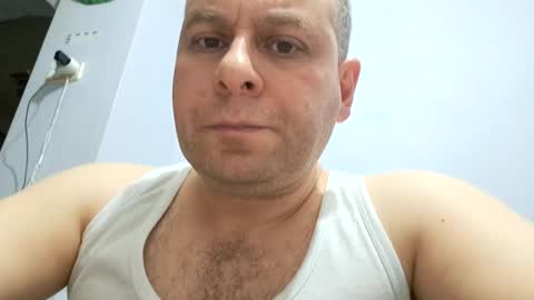 Snapshot of pixel53 chatting on December 29, 9:20 pm Gkay53 online show from December 29, 9:20 pm