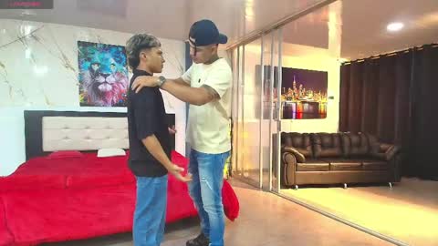   online show from April 19, 11:18 pm