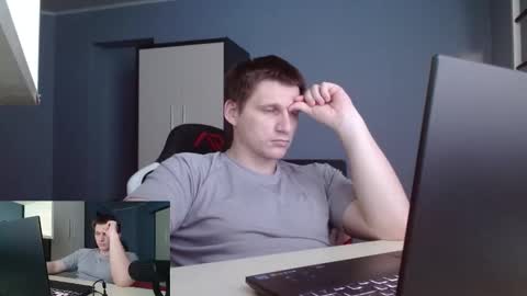 Poliglotjoe2 online show from February 10, 2:33 pm