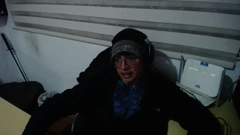 powerfulzeus2 online show from January 8, 2:17 am