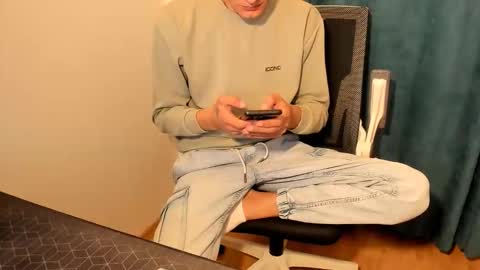 alex online show from November 26, 9:34 am