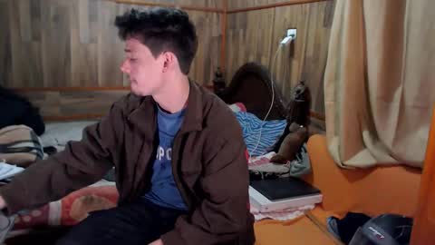 chris independent  online show from March 22, 11:43 pm