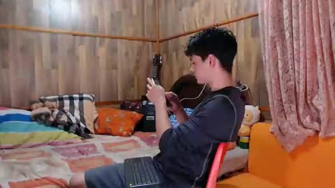 chris independent  online show from February 7, 10:09 pm