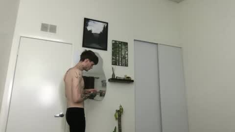 pretty boy online show from February 4, 3:12 am