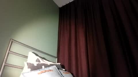 prieslucas068 online show from July 18, 6:46 pm