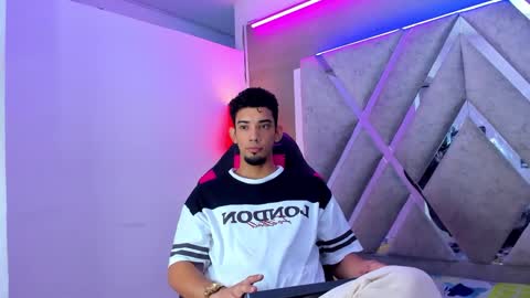 Snapshot of prince_arthur77 chatting on October 22, 1:15 pm prince_arthur77 online show from October 22, 1:15 pm