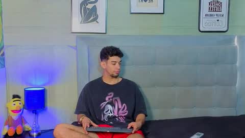 prince_arthur77 online show from February 25, 2:07 pm