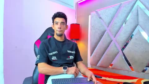 prince_arthur77 online show from January 9, 2:55 pm