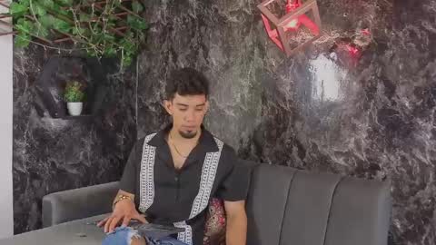 prince_arthur77 online show from April 29, 2:00 pm