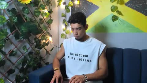 Snapshot of prince_arthur77 chatting on October 24, 2:08 pm prince_arthur77 online show from October 24, 2:08 pm