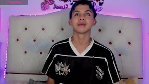Snapshot of princeapolo_anki chatting on September 25, 9:57 pm Prince  online show from September 25, 9:57 pm