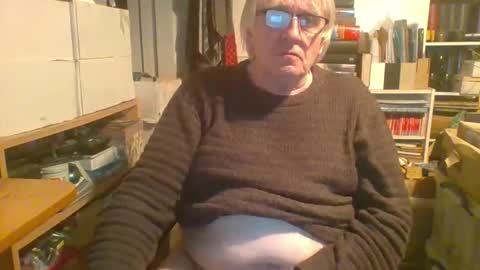 proudwelshman online show from December 4, 7:01 pm