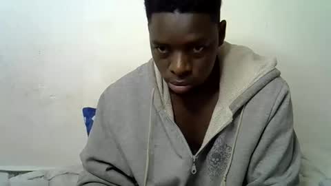 Snapshot of pureblack_ chatting on October 24, 9:33 am Pureblack  online show from October 24, 9:33 am