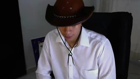 pussydestroyer23_ online show from February 18, 12:47 pm