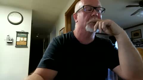 Snapshot of pussylover1365 chatting on January 28, 9:40 pm pussylover1365 online show from January 28, 9:40 pm