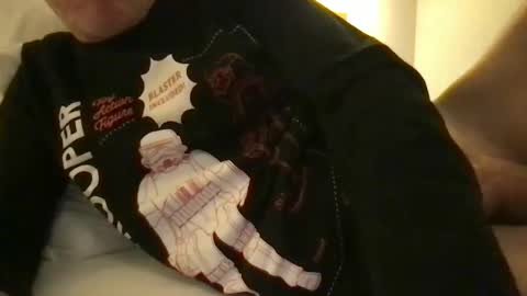 Snapshot of pyro5962 chatting on December 7, 11:56 pm pyro5962 online show from December 7, 11:56 pm