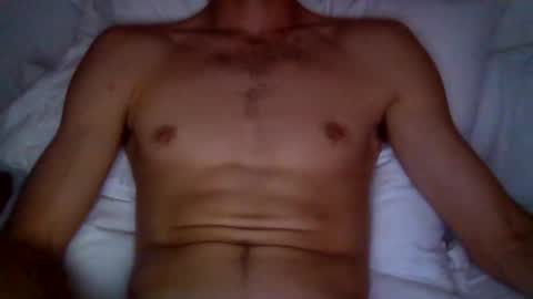 Snapshot of quiii1103 chatting on October 7, 2:04 am quiii1103 online show from October 7, 2:04 am