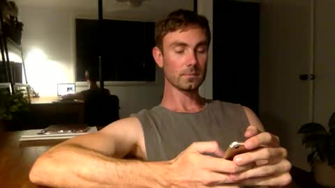 T online show from February 9, 9:25 am