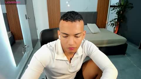 rafa_cruz online show from September 10, 11:53 am