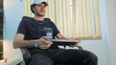 R A F A E L online show from March 25, 8:57 pm