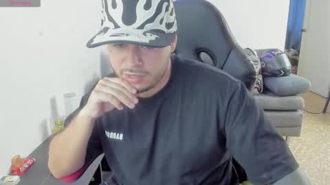 ragnar_lothbrok77 online show from April 8, 4:27 pm