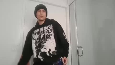 Snapshot of ravenxbat chatting on October 7, 4:49 am ravenxbat online show from October 7, 4:49 am