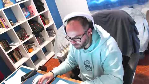 ravingr3d3 online show from February 27, 9:32 am