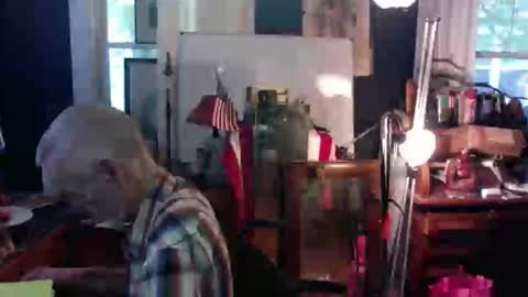 Snapshot of ray1776ray chatting on October 22, 10:24 pm ray1776ray online show from October 22, 10:24 pm