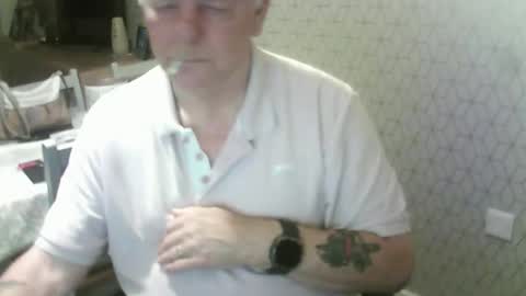 Snapshot of ray47 chatting on September 14, 11:07 pm ray47 online show from September 14, 11:07 pm