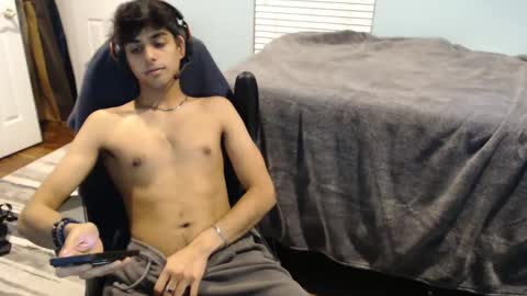 raymondg8596 online show from March 4, 2:49 am