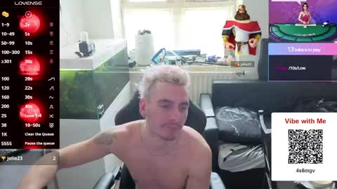 Rayzel online show from May 18, 10:54 am