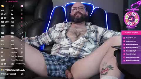 Snapshot of redneckwants2play chatting on February 11, 10:28 pm RedneckWants2Play online show from February 11, 10:28 pm