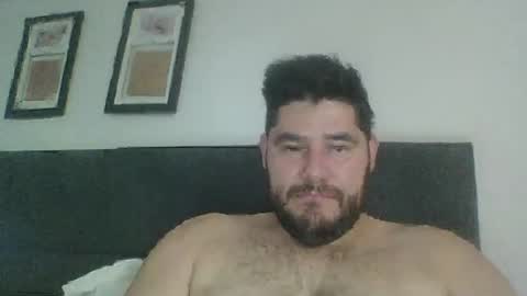 redsin1111 online show from June 3, 11:32 pm