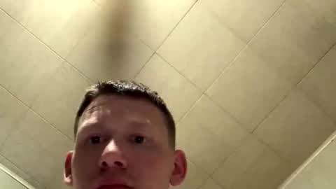 Snapshot of reggiemachete chatting on October 4, 4:28 am reggiemachete online show from October 4, 4:28 am