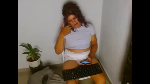Snapshot of renne155269 chatting on October 19, 2:38 am renne155269 online show from October 19, 2:38 am