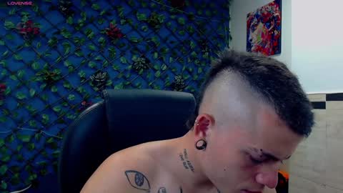 R E N E  online show from January 18, 3:46 am