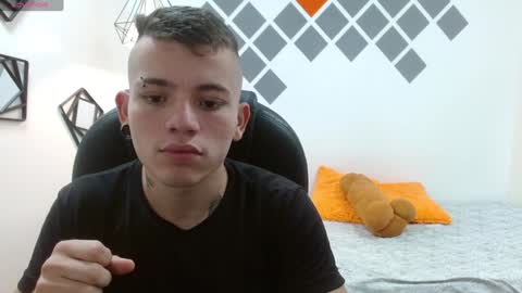 R E N E  online show from December 31, 6:57 pm