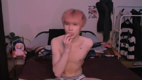 rennuts online show from April 7, 7:14 pm