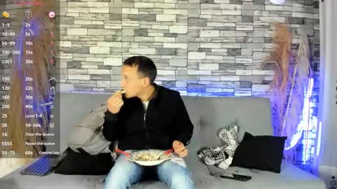 reymasterhot online show from November 13, 10:46 pm