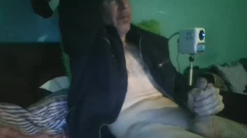 reyes_albert2006 online show from March 1, 2:50 pm