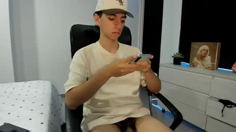 rhys_jagger_ online show from November 12, 1:33 am