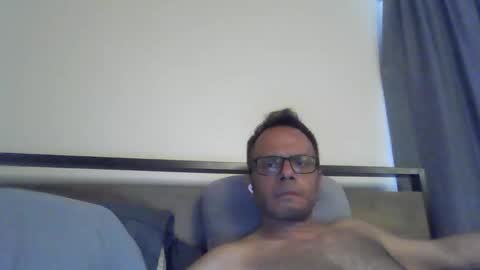 ricardoozbaldo online show from May 3, 4:31 pm