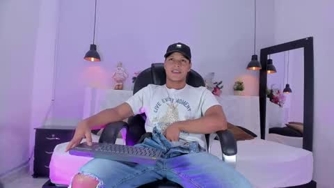Snapshot of ricky_owens1 chatting on December 27, 9:11 pm Ricky  online show from December 27, 9:11 pm