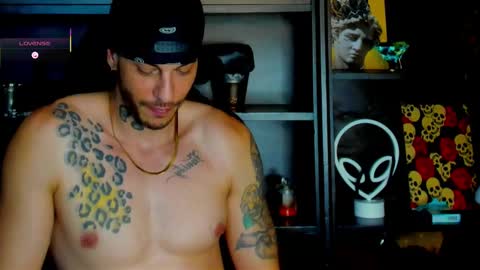 ricky_santos_ online show from September 11, 11:15 pm