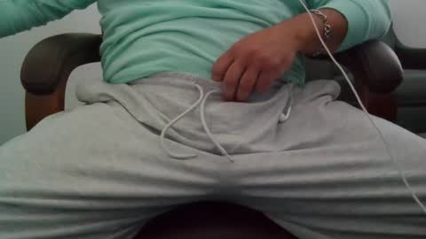 Snapshot of ricric5 chatting on March 6, 3:35 pm ricric5 online show from March 6, 3:35 pm