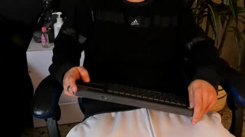 Roan Birkin online show from April 12, 7:26 pm