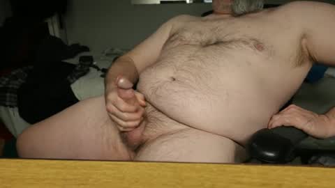 Snapshot of robert9955 chatting on February 17, 5:14 am Robert9955 online show from February 17, 5:14 am