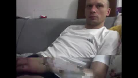 Snapshot of robertxxxpo chatting on January 9, 11:45 pm Zenek online show from January 9, 11:45 pm