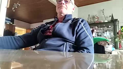 Snapshot of robke1966 chatting on December 28, 10:58 am robke1966 online show from December 28, 10:58 am